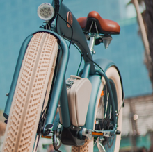 Load image into Gallery viewer, Rayvolt Beachin VINTAGE Electric Bicycle | Luxury city cruze | smart locker
